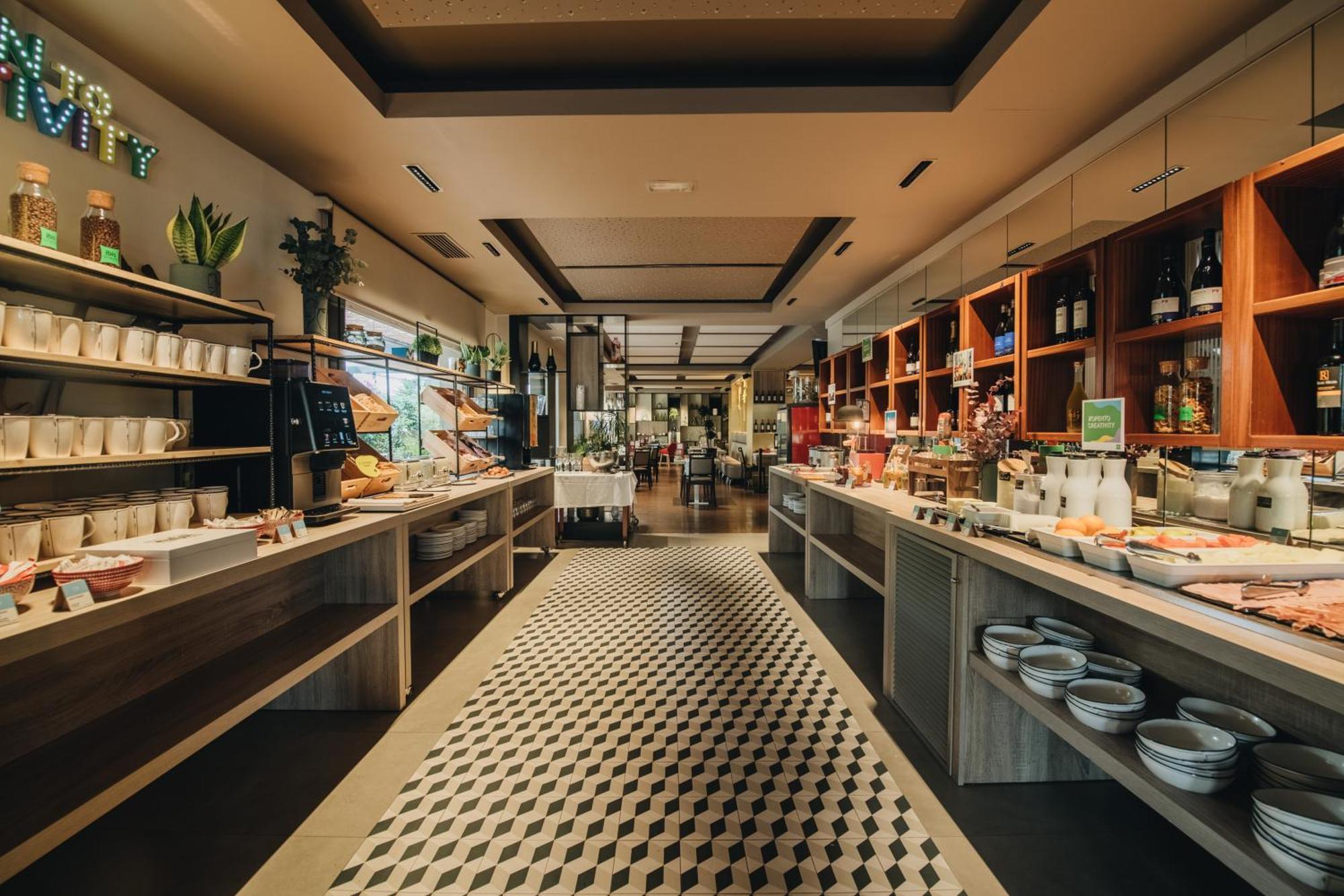 Ibis Styles Figueres Ronda Otel Dış mekan fotoğraf
