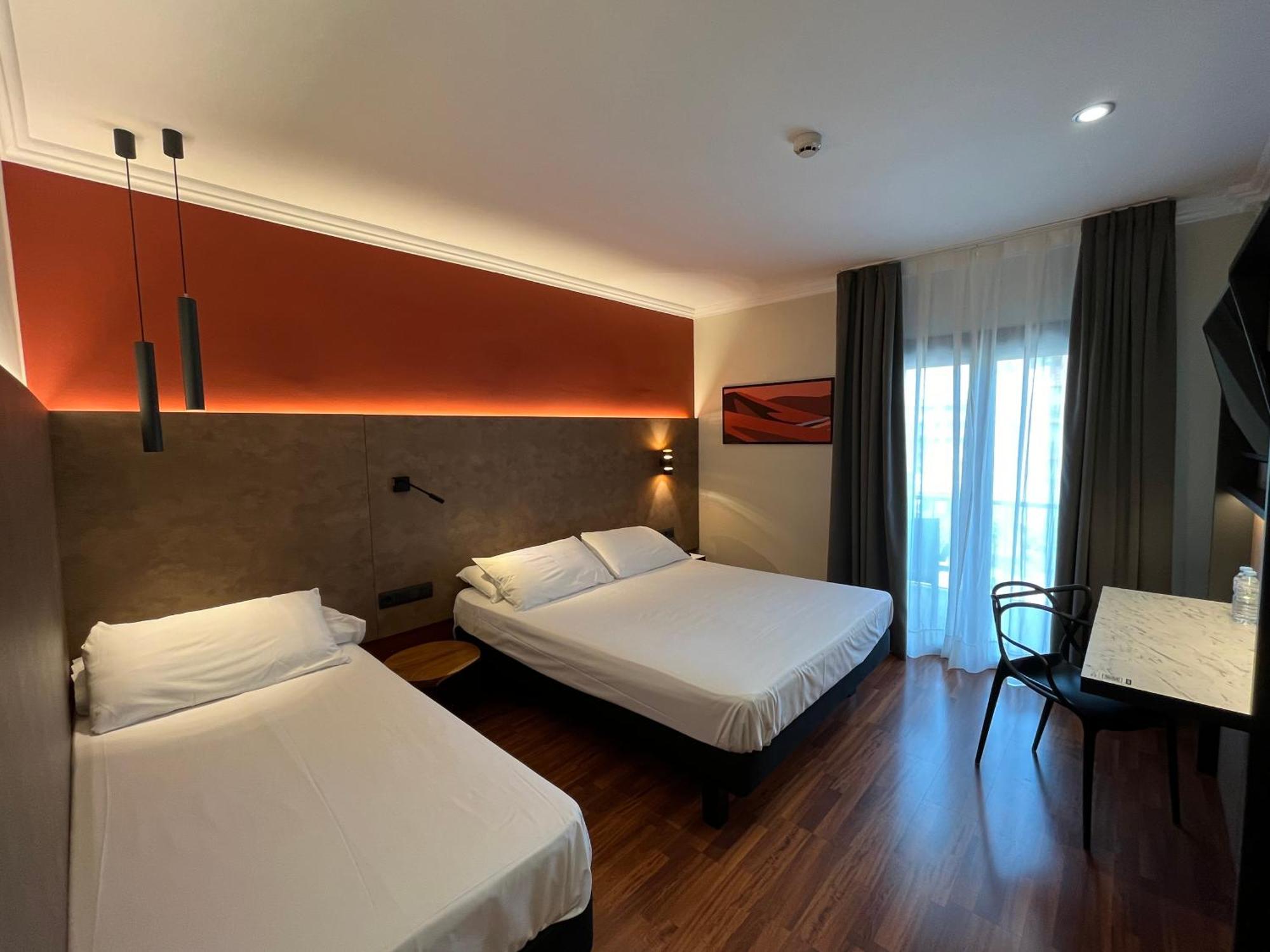 Ibis Styles Figueres Ronda Otel Dış mekan fotoğraf