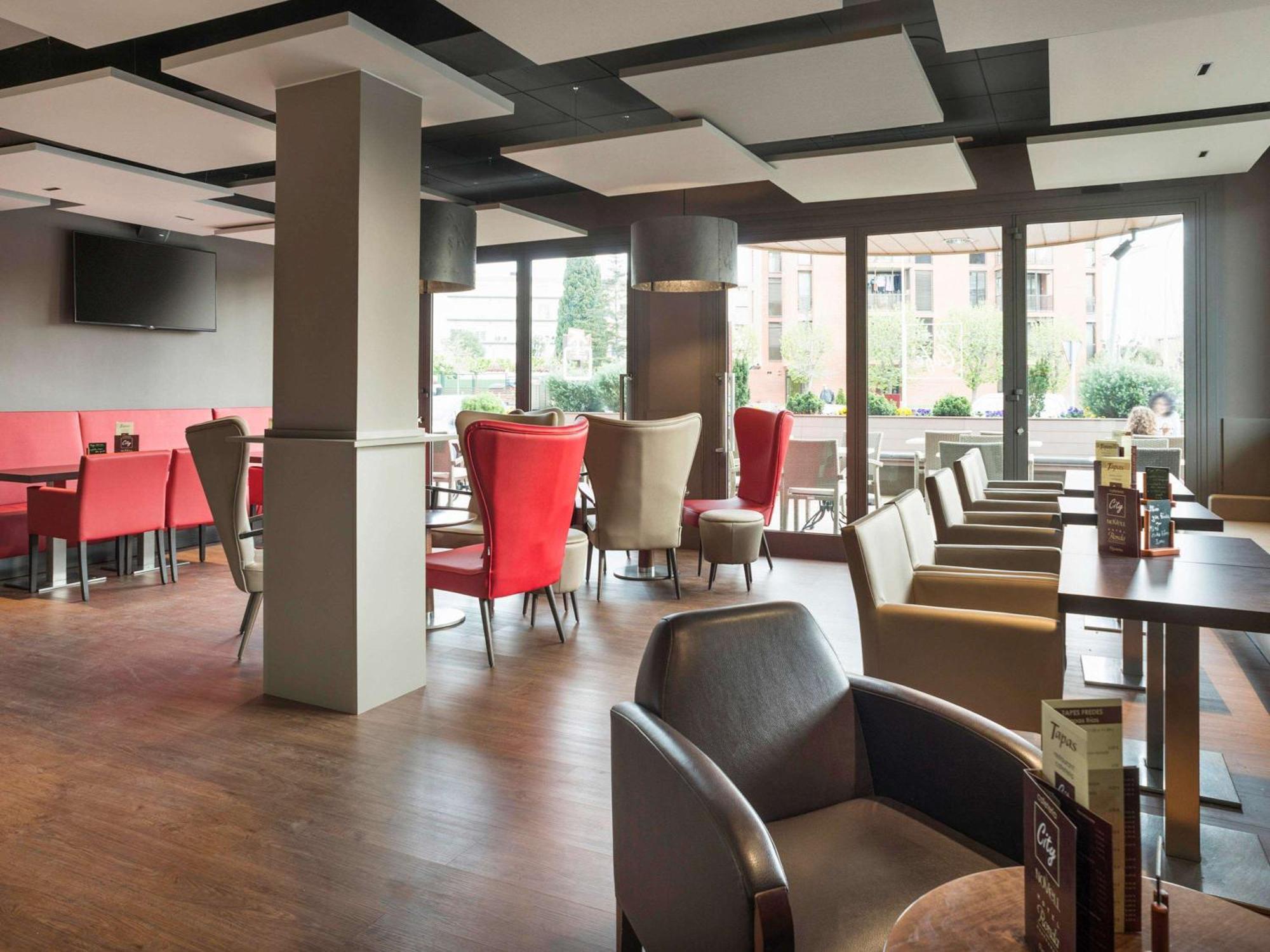 Ibis Styles Figueres Ronda Otel Dış mekan fotoğraf