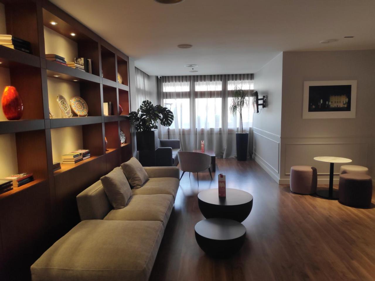 Ibis Styles Figueres Ronda Otel Dış mekan fotoğraf